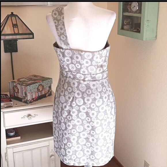 Moulinette Soeurs Elegant Cream and Silver Patterned Dress. One Shoulder. Dressy - Picture 6 of 13